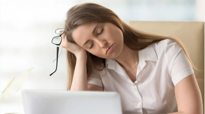 شایعترین علائم بیماری سندرم خستگی مزمن و روشهای مقابله 1 شایعترین علائم بیماری سندرم خستگی مزمن و روشهای مقابله