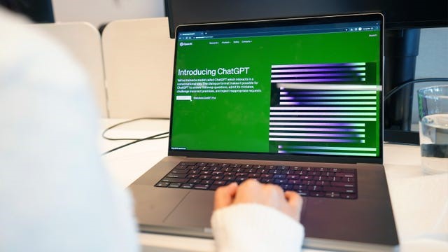 مهلت ثبتنام چتجیپیتی پلاس به دلیل اشباع سرورها متوقف شد 1 مهلت ثبتنام چتجیپیتی پلاس به دلیل اشباع سرورها متوقف شد