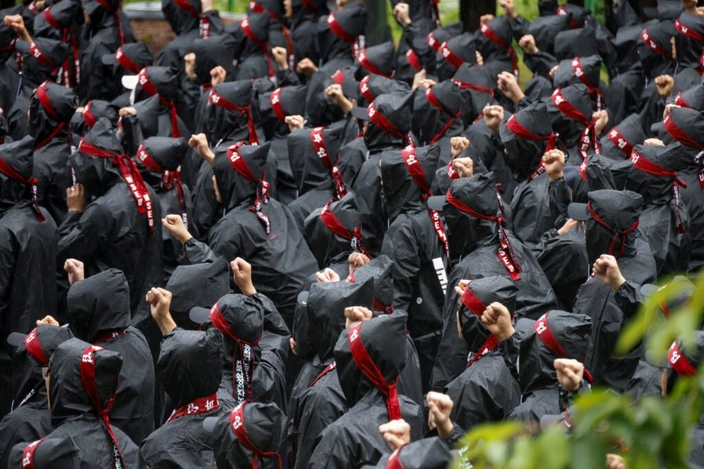 اعتصاب گسترده کارکنان سامسونگ تا خبر ثانوی تمدید شد_تمشک 1 اعتصاب گسترده کارکنان سامسونگ تا اطلاع ثانوی تمدید شد